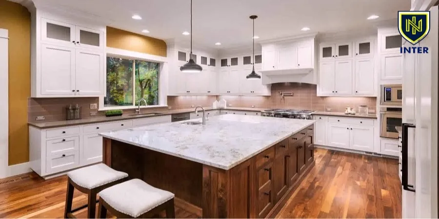 ترکیب رنگ‌های مات با جزیره چوبی